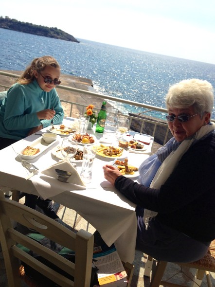 Lunch at Harilaos by the harbor